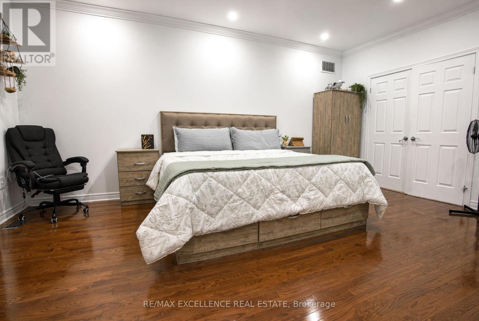 5 Castlegate Boulevard, Brampton, Ontario  L6P 2L4 - Photo 16 - W13037536