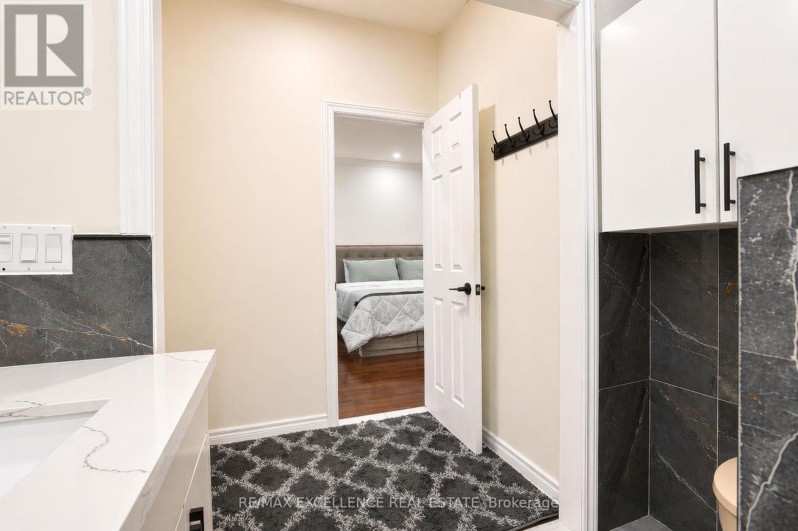 5 Castlegate Boulevard, Brampton, Ontario  L6P 2L4 - Photo 17 - W13037536