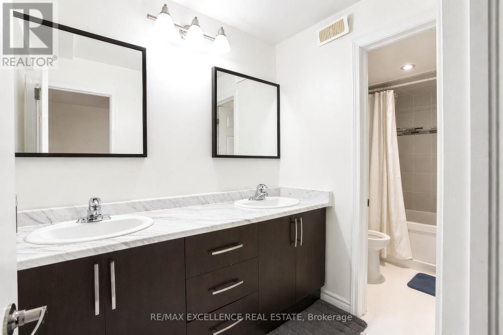 5 Castlegate Boulevard, Brampton, Ontario  L6P 2L4 - Photo 28 - W13037536