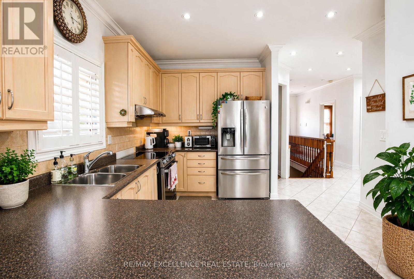 5 Castlegate Boulevard, Brampton, Ontario  L6P 2L4 - Photo 6 - W13037536