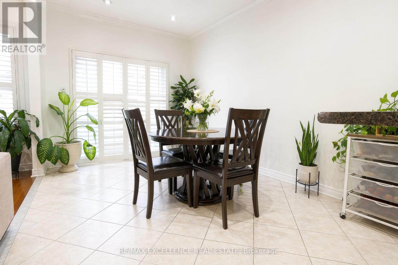 5 Castlegate Boulevard, Brampton, Ontario  L6P 2L4 - Photo 8 - W13037536