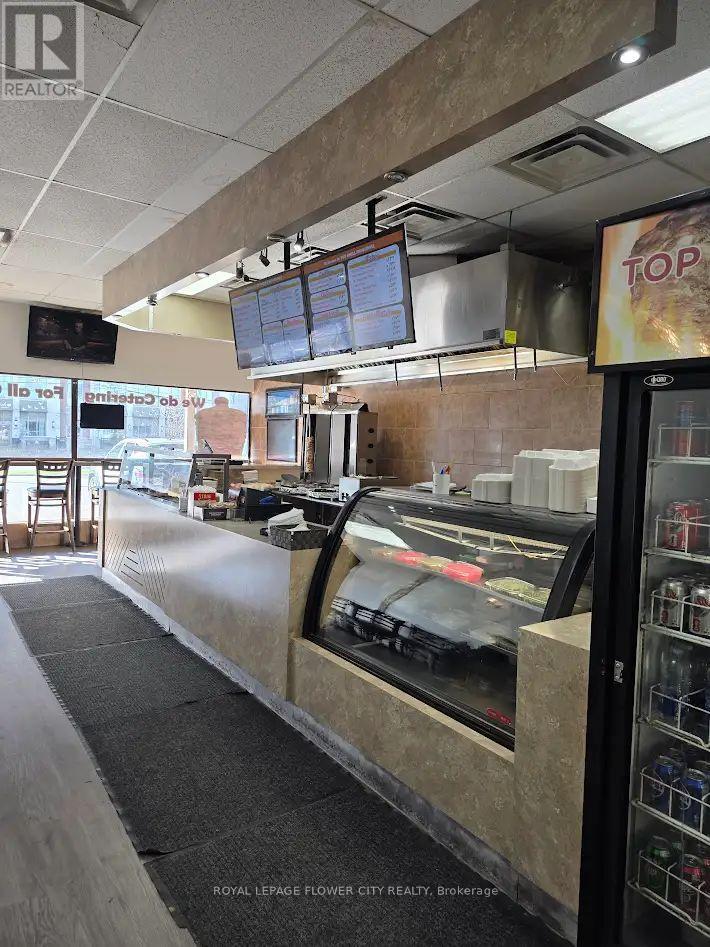 1900 Lakeshore Road W, Mississauga, Ontario  L5J 1J7 - Photo 4 - W13037546