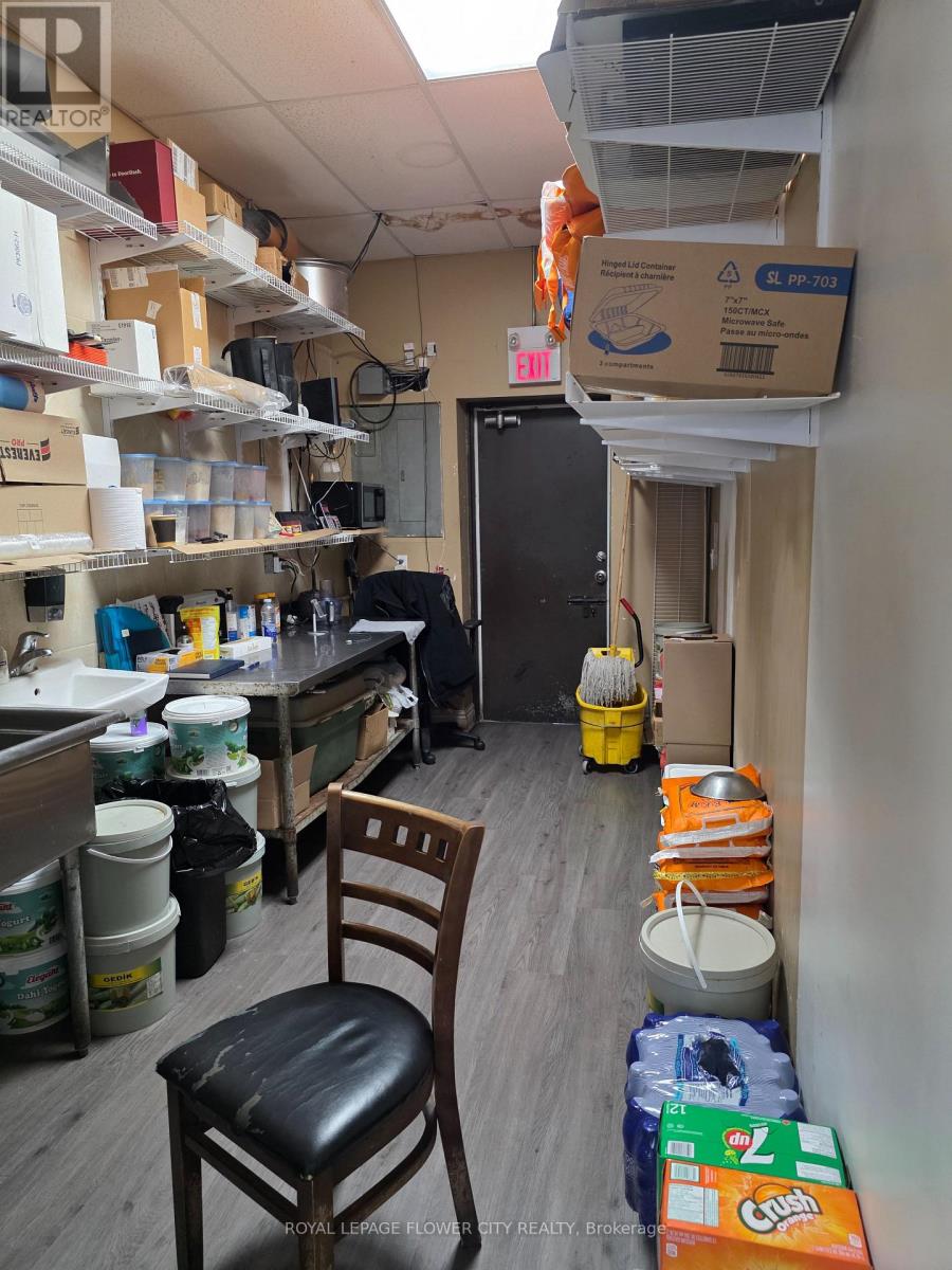 1900 Lakeshore Road W, Mississauga, Ontario  L5J 1J7 - Photo 8 - W13037546