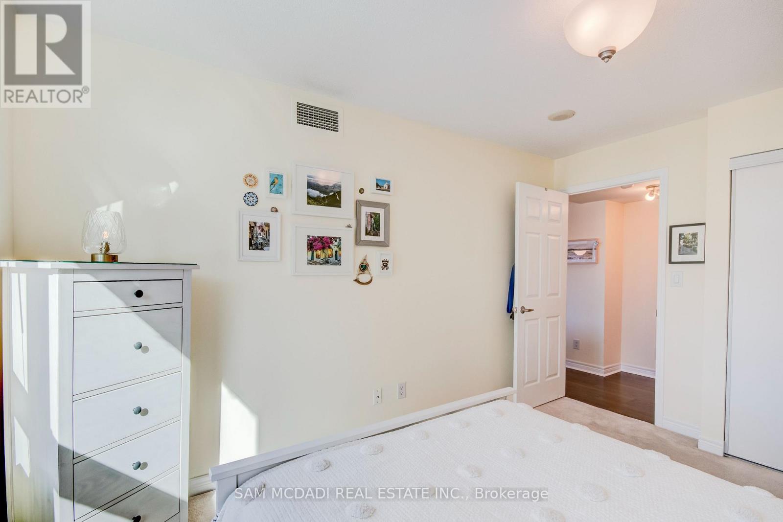 2205 - 208 Enfield Place, Mississauga, Ontario  L5B 0G8 - Photo 14 - W13037560