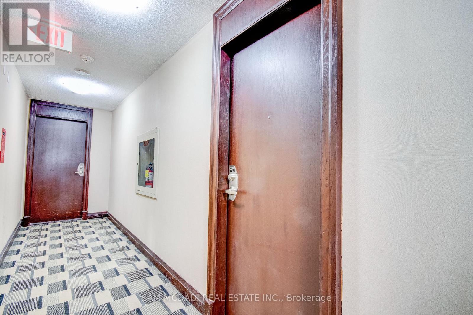 2205 - 208 Enfield Place, Mississauga, Ontario  L5B 0G8 - Photo 2 - W13037560