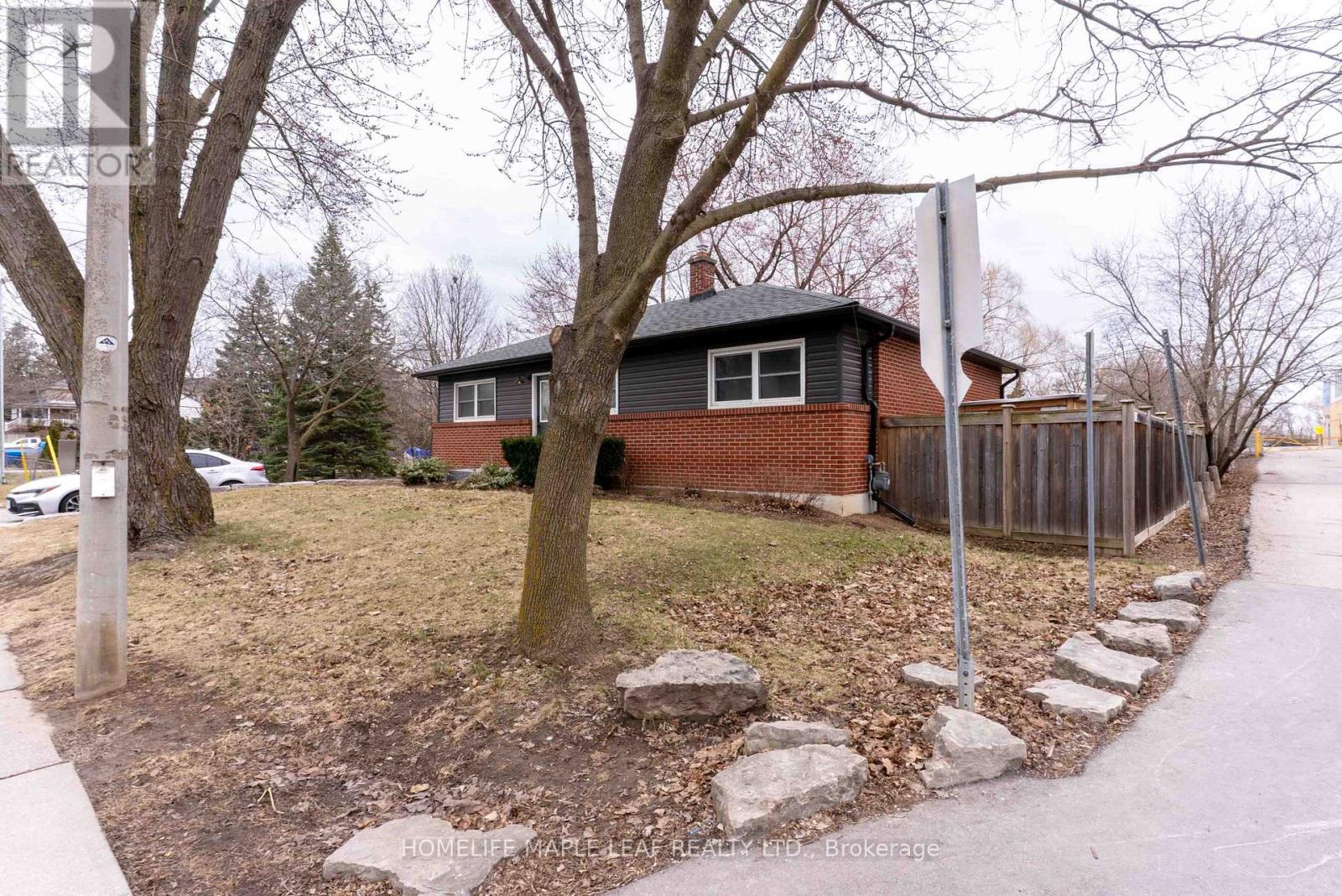 292 Woodward Avenue, Milton, Ontario  L9T 1V2 - Photo 4 - W13037614