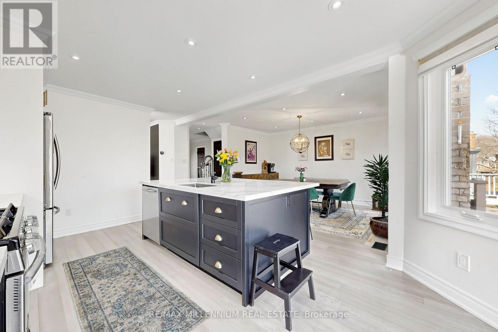 584 Four Winds Way, Mississauga, Ontario  L5R 3M4 - Photo 12 - W13037652