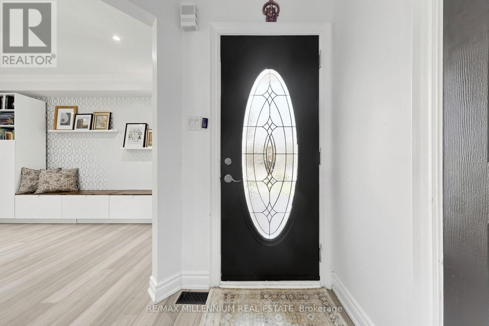 584 Four Winds Way, Mississauga, Ontario  L5R 3M4 - Photo 15 - W13037652