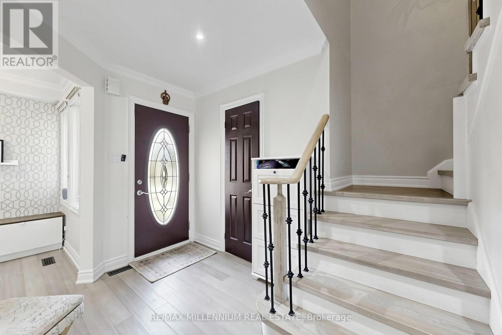 584 Four Winds Way, Mississauga, Ontario  L5R 3M4 - Photo 16 - W13037652