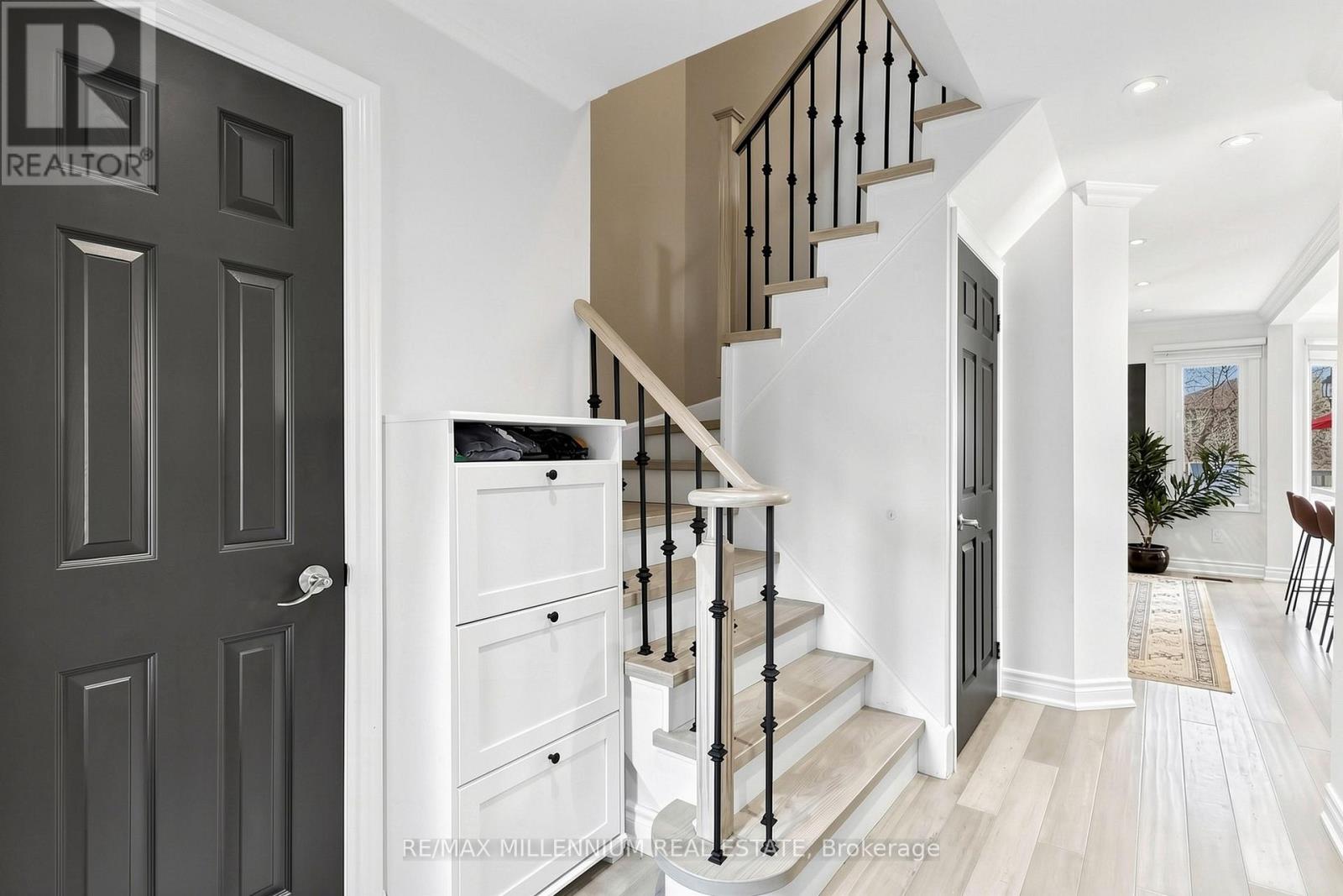 584 Four Winds Way, Mississauga, Ontario  L5R 3M4 - Photo 17 - W13037652