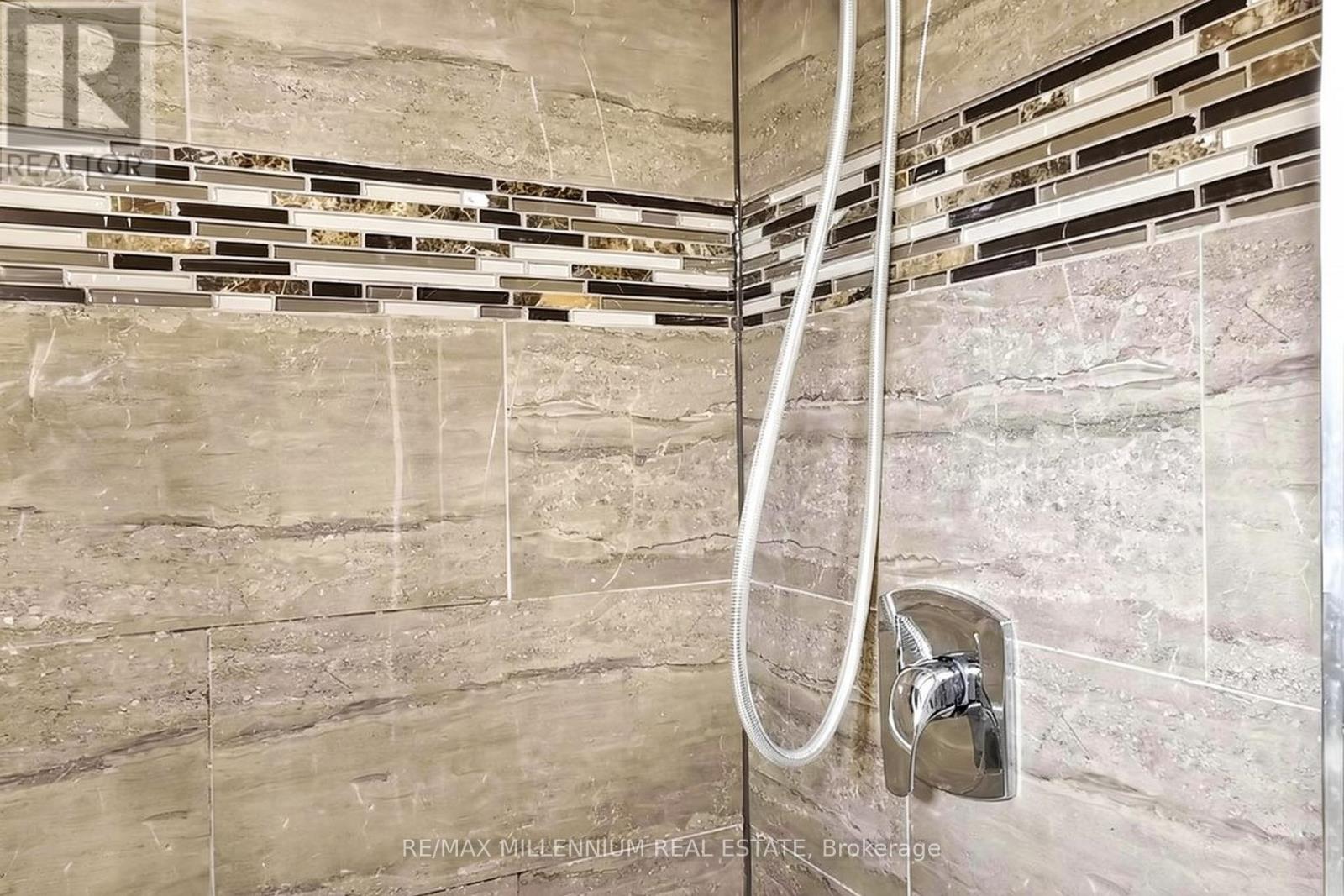 584 Four Winds Way, Mississauga, Ontario  L5R 3M4 - Photo 33 - W13037652