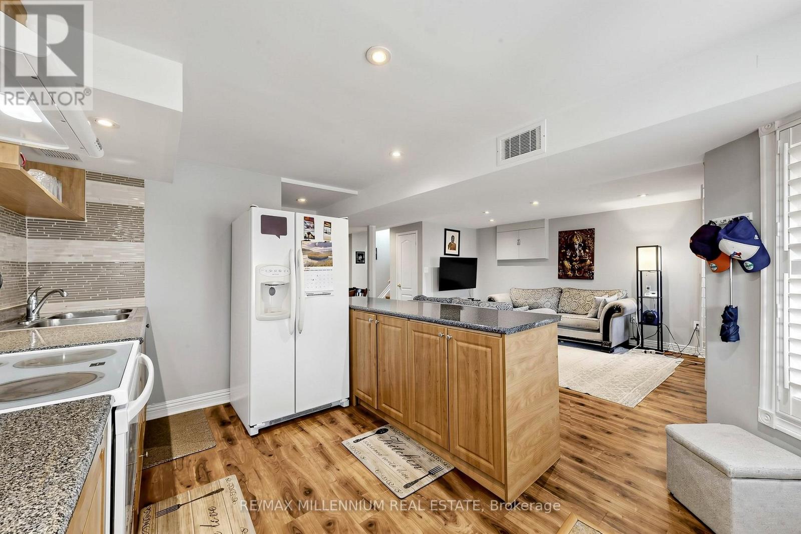 584 Four Winds Way, Mississauga, Ontario  L5R 3M4 - Photo 35 - W13037652