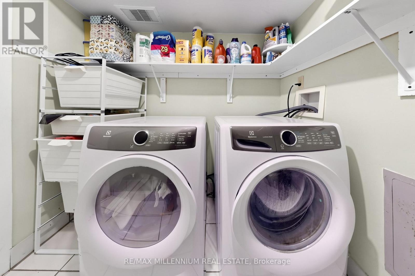 584 Four Winds Way, Mississauga, Ontario  L5R 3M4 - Photo 42 - W13037652