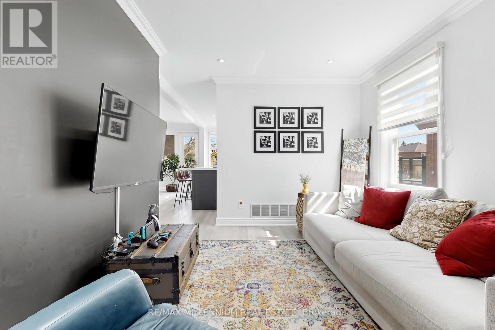 584 Four Winds Way, Mississauga, Ontario  L5R 3M4 - Photo 5 - W13037652