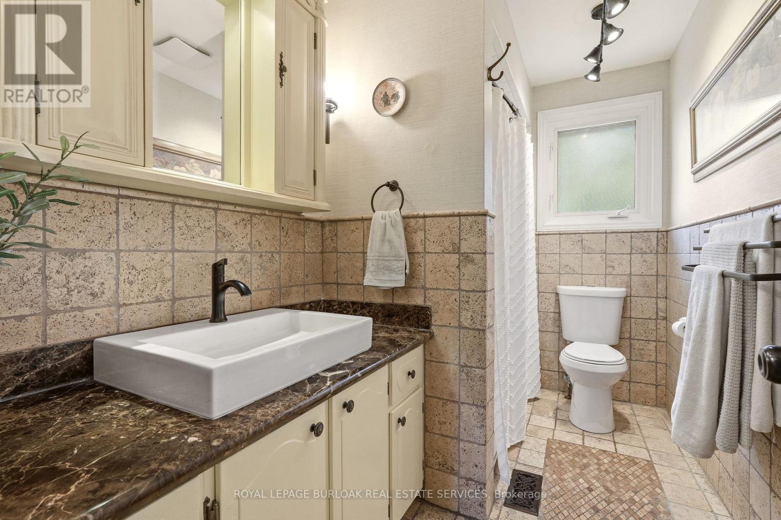 559 Rexway Court, Burlington, Ontario  L7N 3B6 - Photo 24 - W13037656