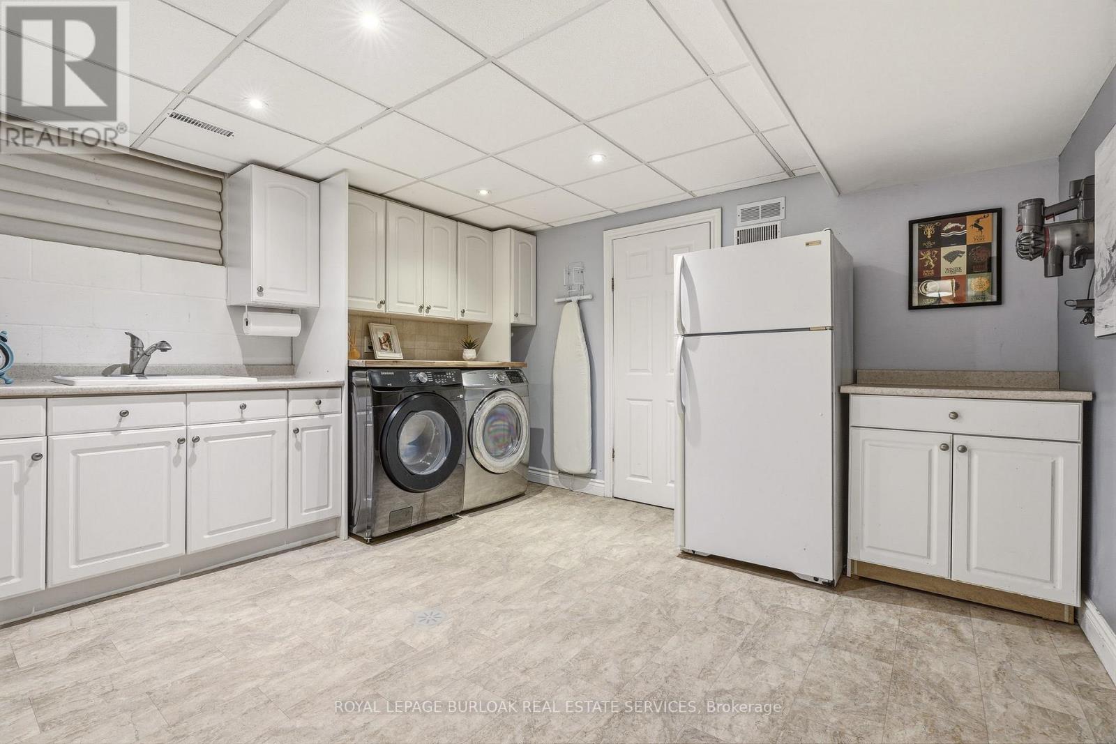 559 Rexway Court, Burlington, Ontario  L7N 3B6 - Photo 33 - W13037656