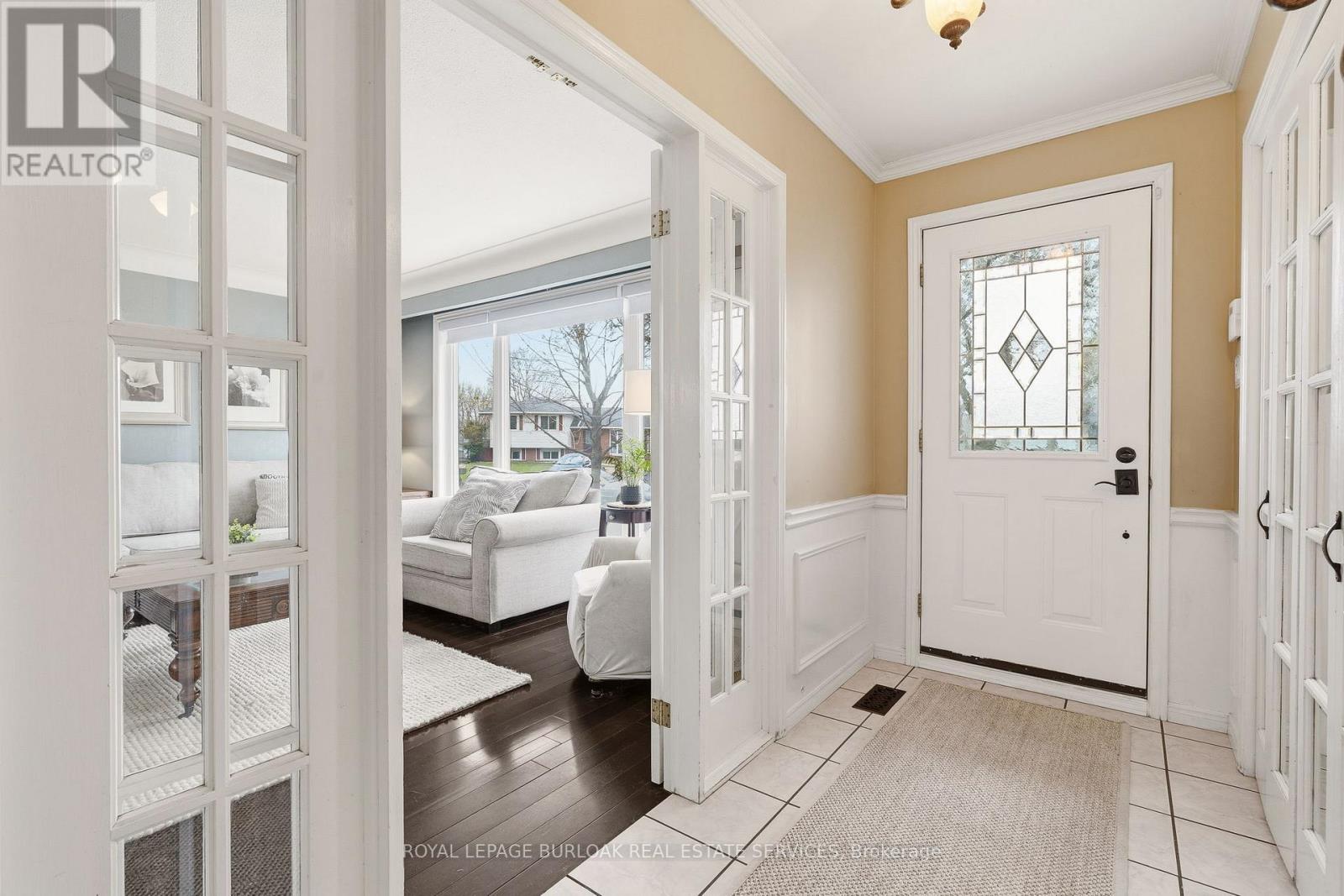 559 Rexway Court, Burlington, Ontario  L7N 3B6 - Photo 4 - W13037656