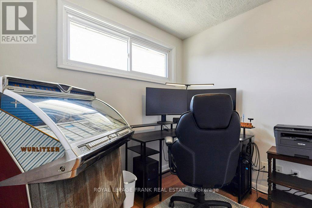 319 Dovedale Drive, Whitby, Ontario  L1N 1Z8 - Photo 16 - E13035070