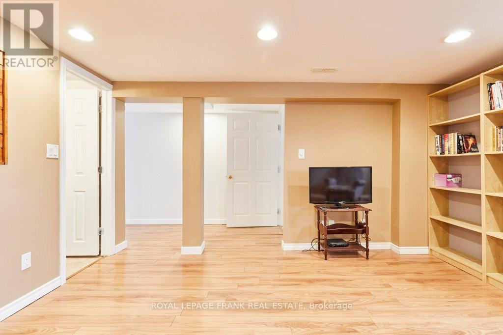 319 Dovedale Drive, Whitby, Ontario  L1N 1Z8 - Photo 23 - E13035070