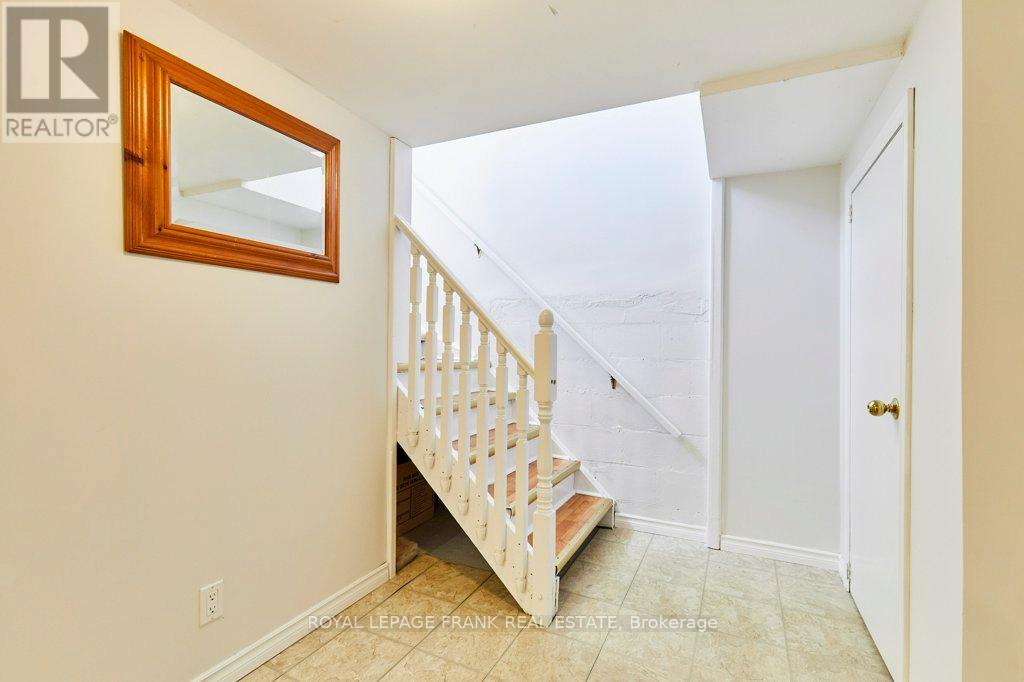 319 Dovedale Drive, Whitby, Ontario  L1N 1Z8 - Photo 22 - E13035070