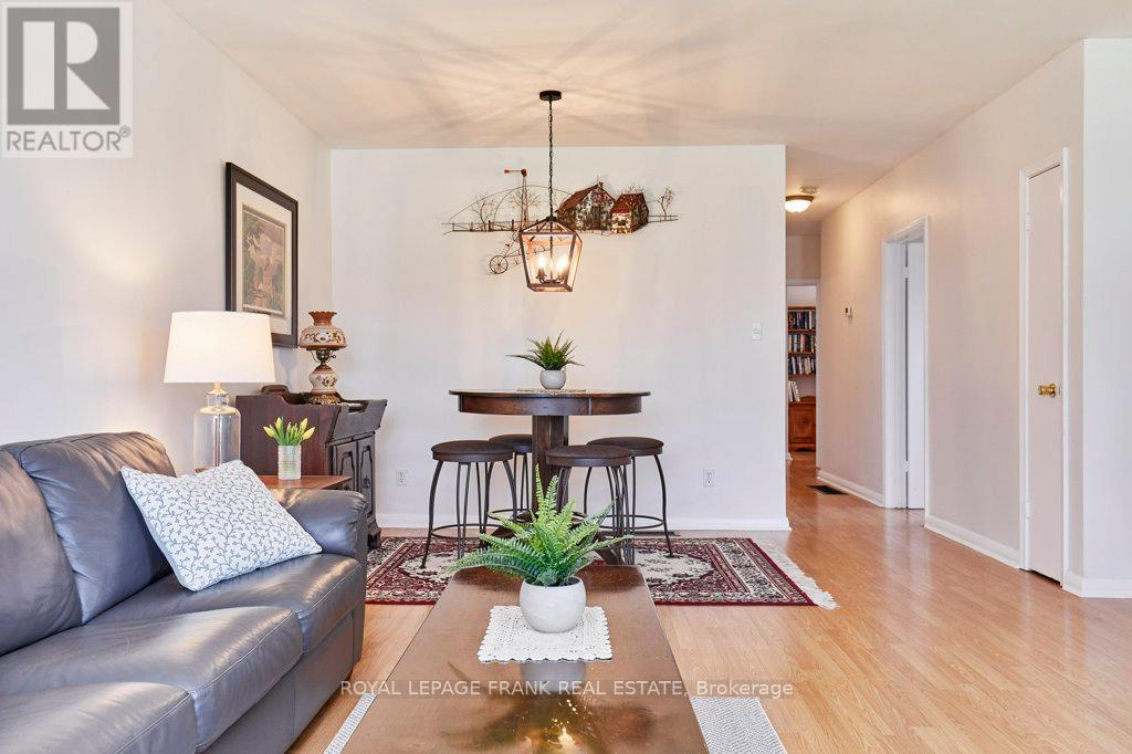 319 Dovedale Drive, Whitby, Ontario  L1N 1Z8 - Photo 8 - E13035070