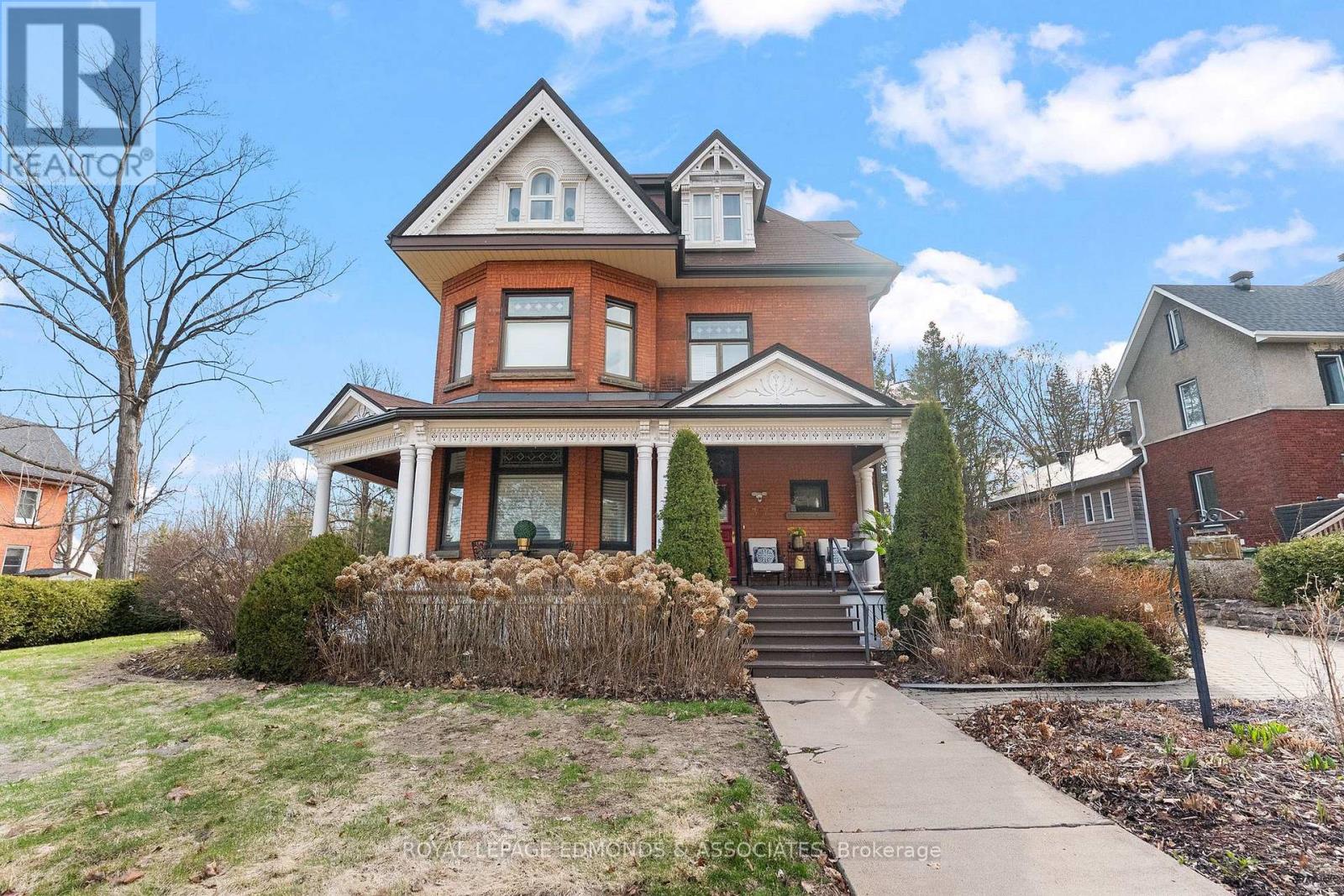 307 Maple Avenue, Pembroke, Ontario  K8A 1L8 - Photo 2 - X12735814