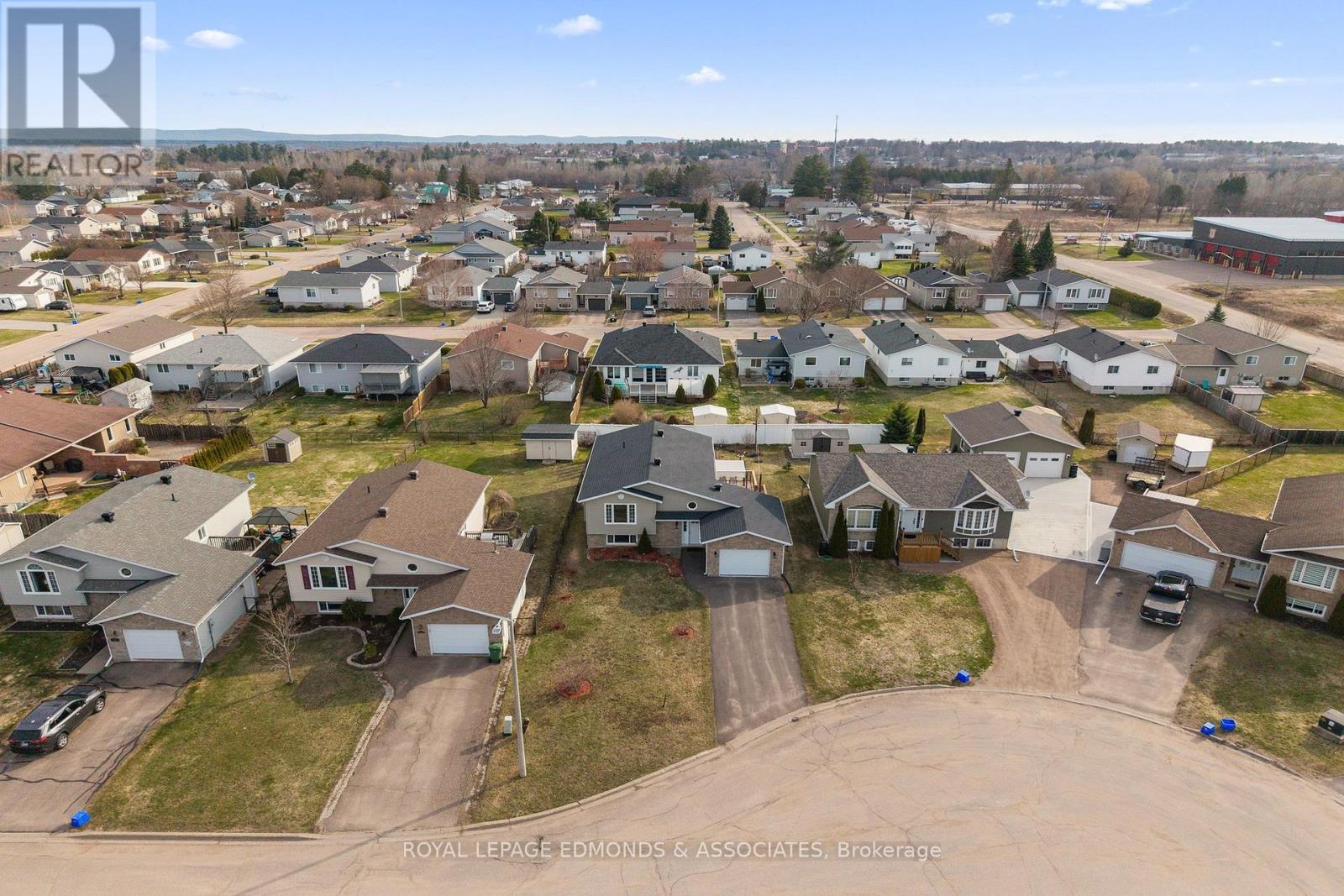 492 Sheppard Road, Pembroke, Ontario  K8A 0A7 - Photo 4 - X12885058