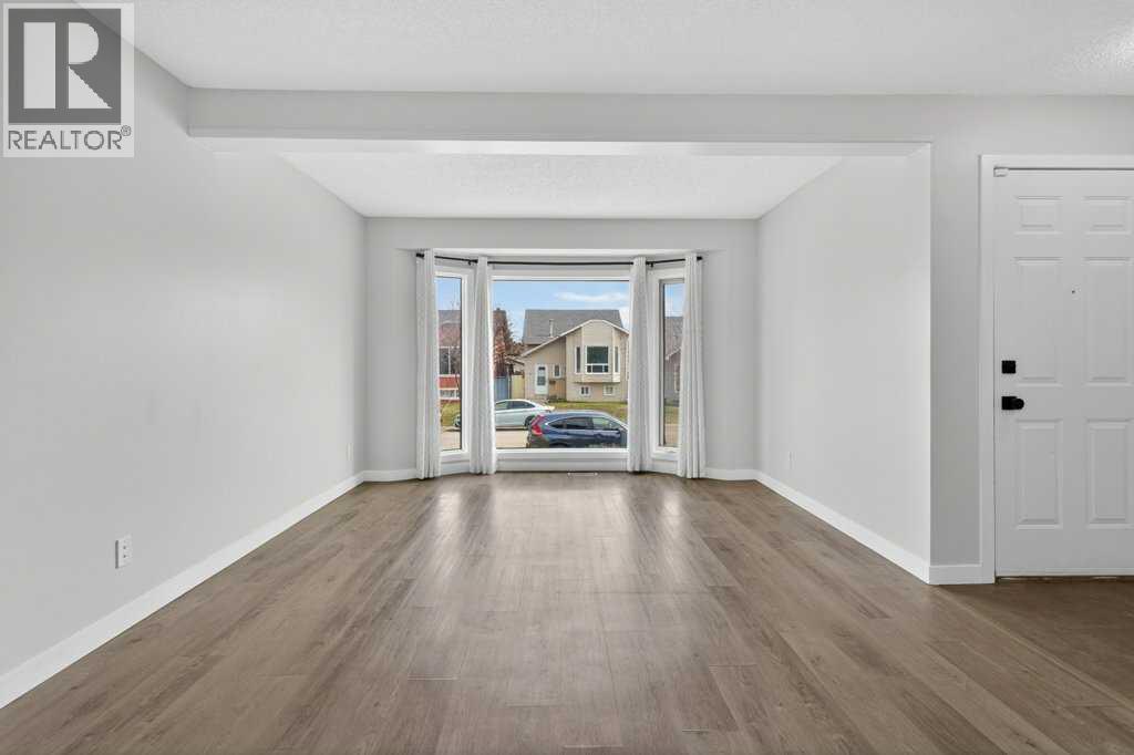 35 Martinview Crescent Ne, Calgary, Alberta  T3J 2S2 - Photo 3 - A2304500