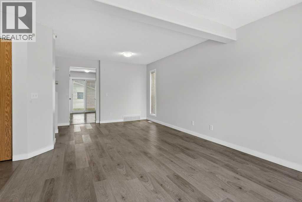 35 Martinview Crescent Ne, Calgary, Alberta  T3J 2S2 - Photo 5 - A2304500