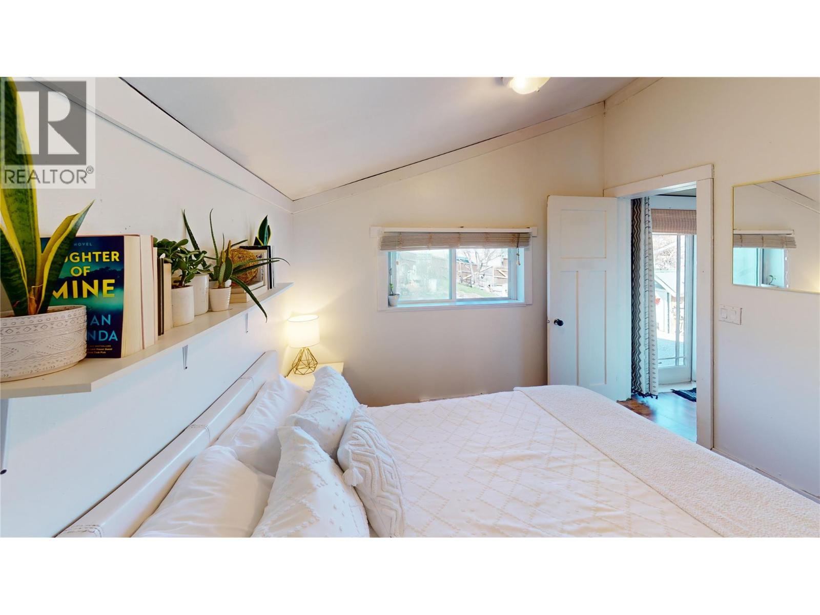 5728 Vermillion Street, Edgewater, British Columbia  V0A 1E0 - Photo 19 - 10384275