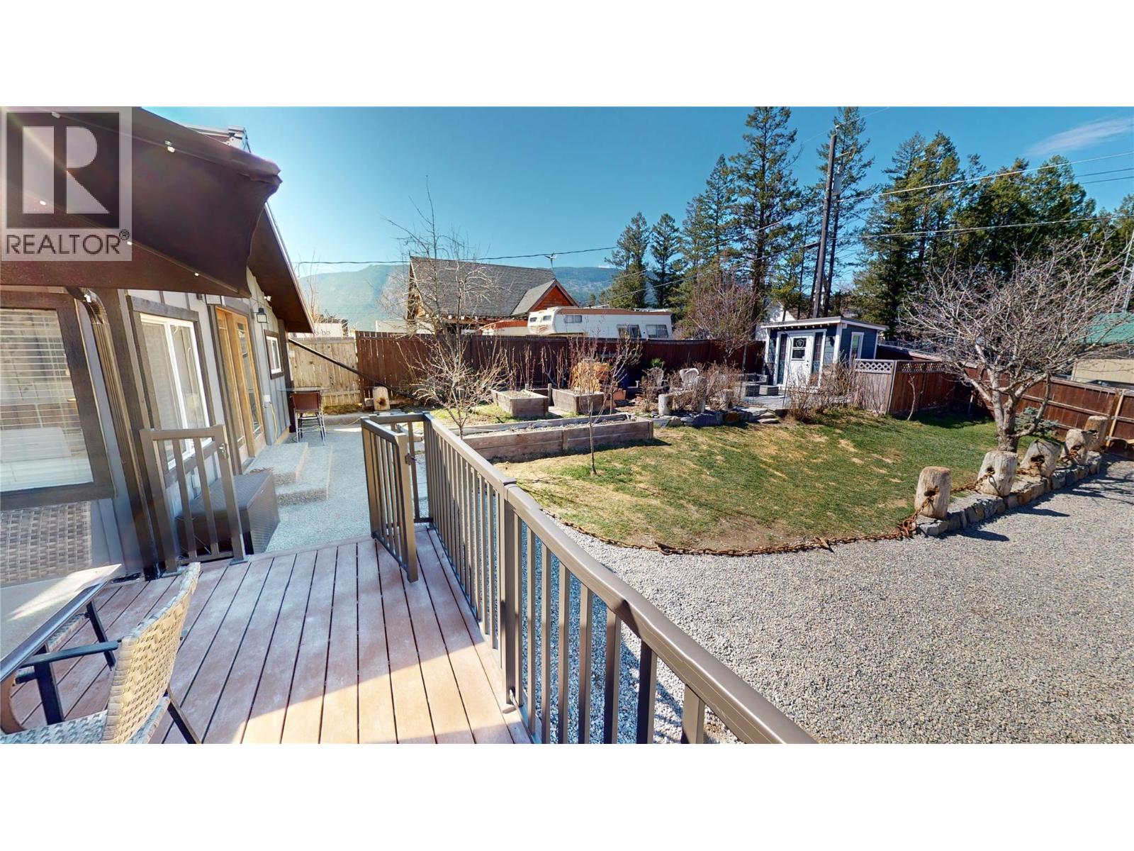 5728 Vermillion Street, Edgewater, British Columbia  V0A 1E0 - Photo 34 - 10384275