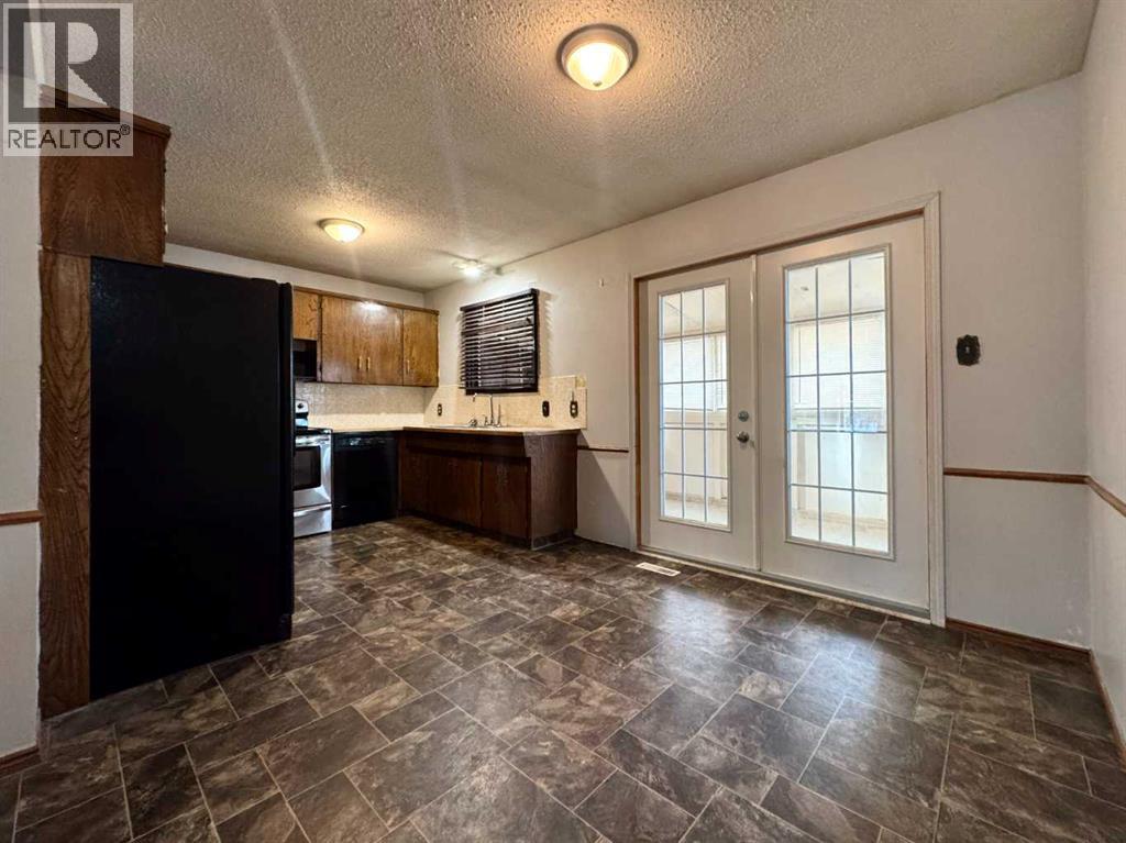 1251 St Catherine Road N, Lethbridge, Alberta  T1H 4E9 - Photo 9 - A2289681