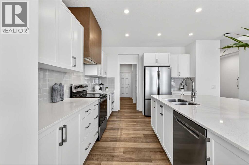 211 Corner Glen Crescent NE, Calgary, Alberta  T3N 2L8 - Photo 7 - A2273876