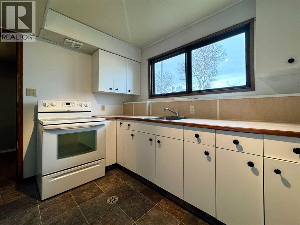 1251 St Catherine Road N, Lethbridge, Alberta  T1H 4E9 - Photo 26 - A2289681