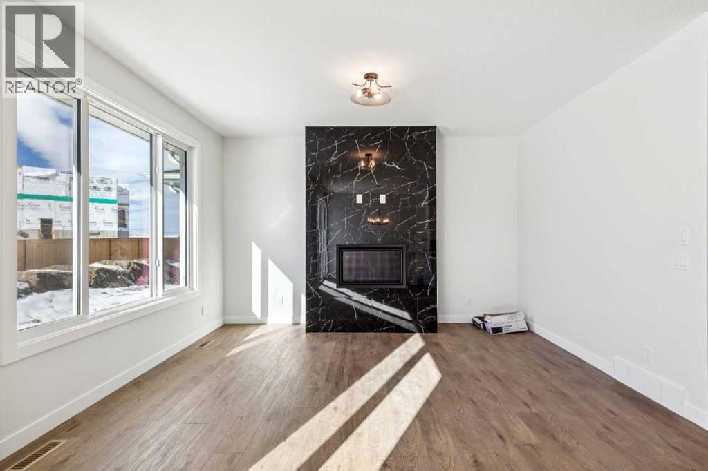 132 Southbow Village Way, Cochrane, Alberta  T4C 3J9 - Photo 14 - A2282654