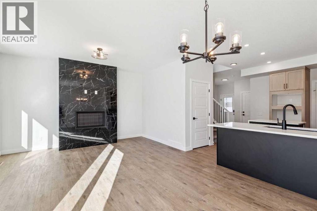 132 Southbow Village Way, Cochrane, Alberta  T4C 3J9 - Photo 11 - A2282654