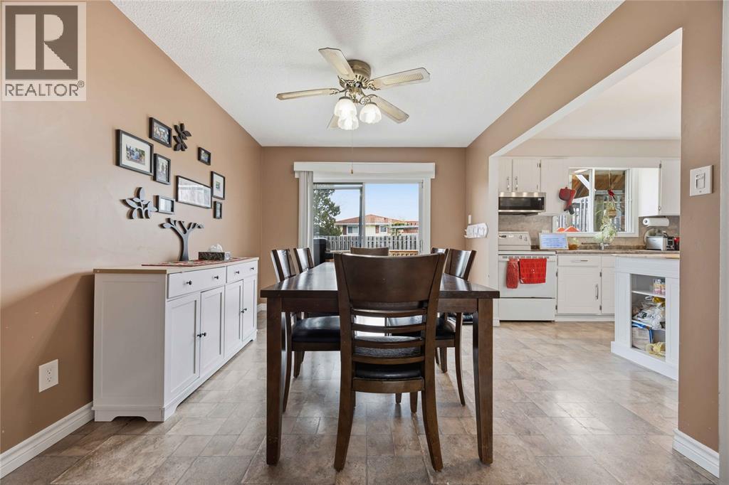 702 Frost Court, Sarnia, Ontario  N7S 4H3 - Photo 10 - 26008728