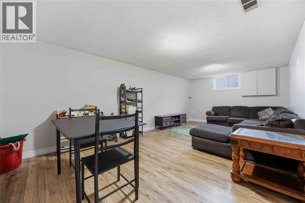 702 Frost Court, Sarnia, Ontario  N7S 4H3 - Photo 24 - 26008728