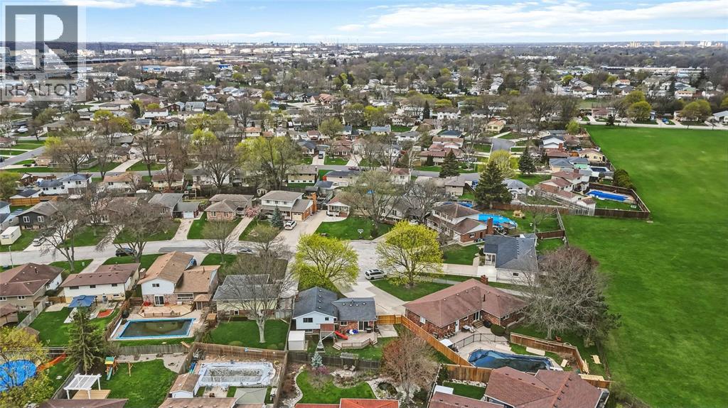 702 Frost Court, Sarnia, Ontario  N7S 4H3 - Photo 38 - 26008728