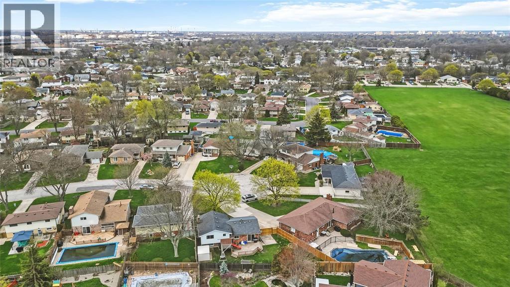 702 Frost Court, Sarnia, Ontario  N7S 4H3 - Photo 37 - 26008728