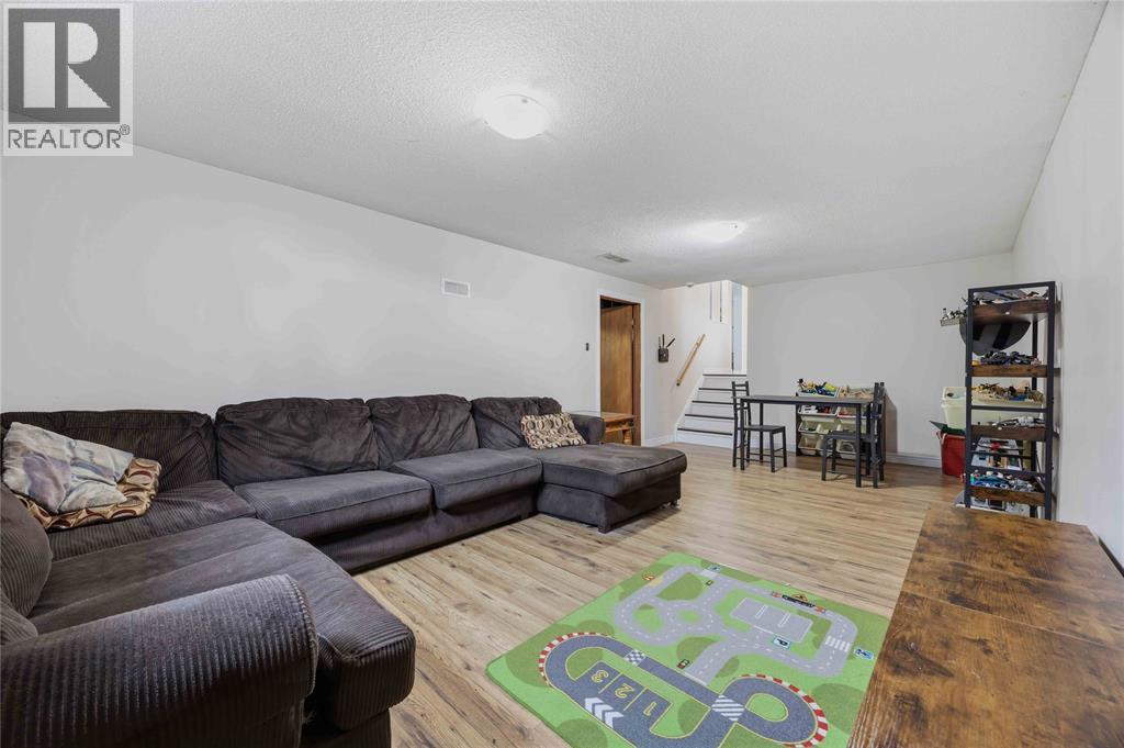 702 Frost Court, Sarnia, Ontario  N7S 4H3 - Photo 25 - 26008728