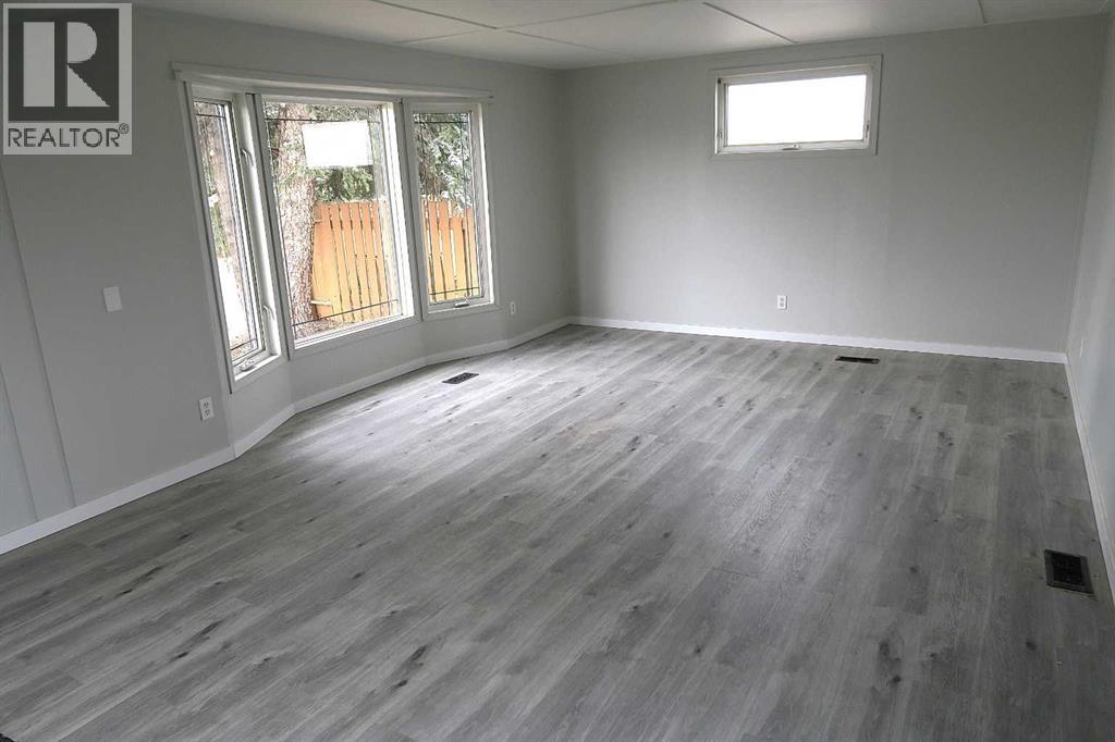 28 Riley Street NE, High River, Alberta  T2V 1G5 - Photo 3 - A2299302