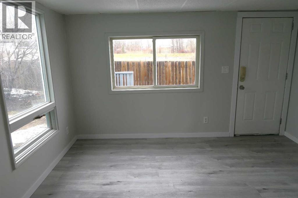 28 Riley Street NE, High River, Alberta  T2V 1G5 - Photo 4 - A2299302