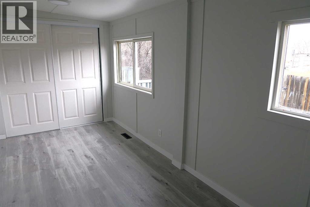 28 Riley Street NE, High River, Alberta  T2V 1G5 - Photo 5 - A2299302