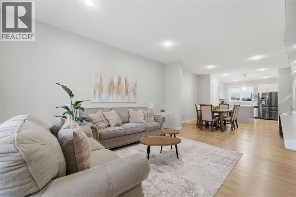 34 Lavender Manor Se, Calgary, Alberta  T3S 0C8 - Photo 3 - A2302794