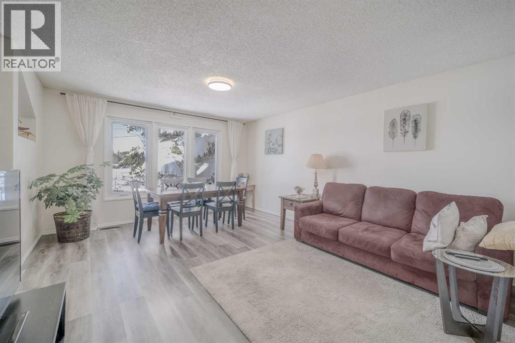 112 Edgedale Way, Calgary, Alberta  T3A 2P9 - Photo 4 - A2302797