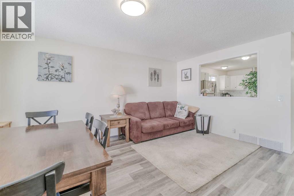 112 Edgedale Way, Calgary, Alberta  T3A 2P9 - Photo 5 - A2302797