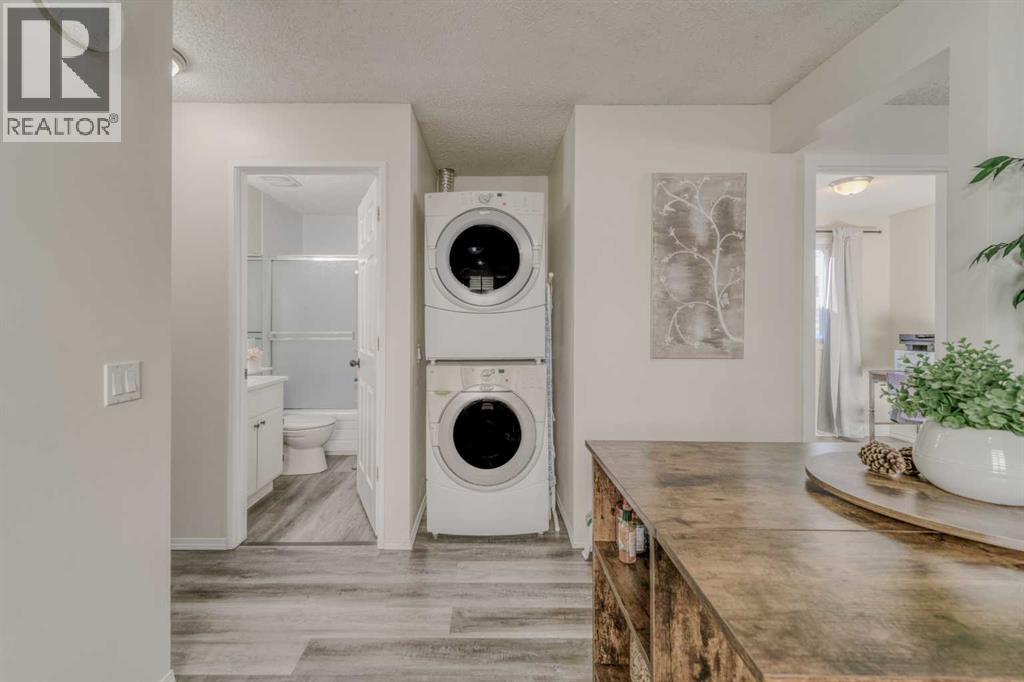 112 Edgedale Way, Calgary, Alberta  T3A 2P9 - Photo 9 - A2302797