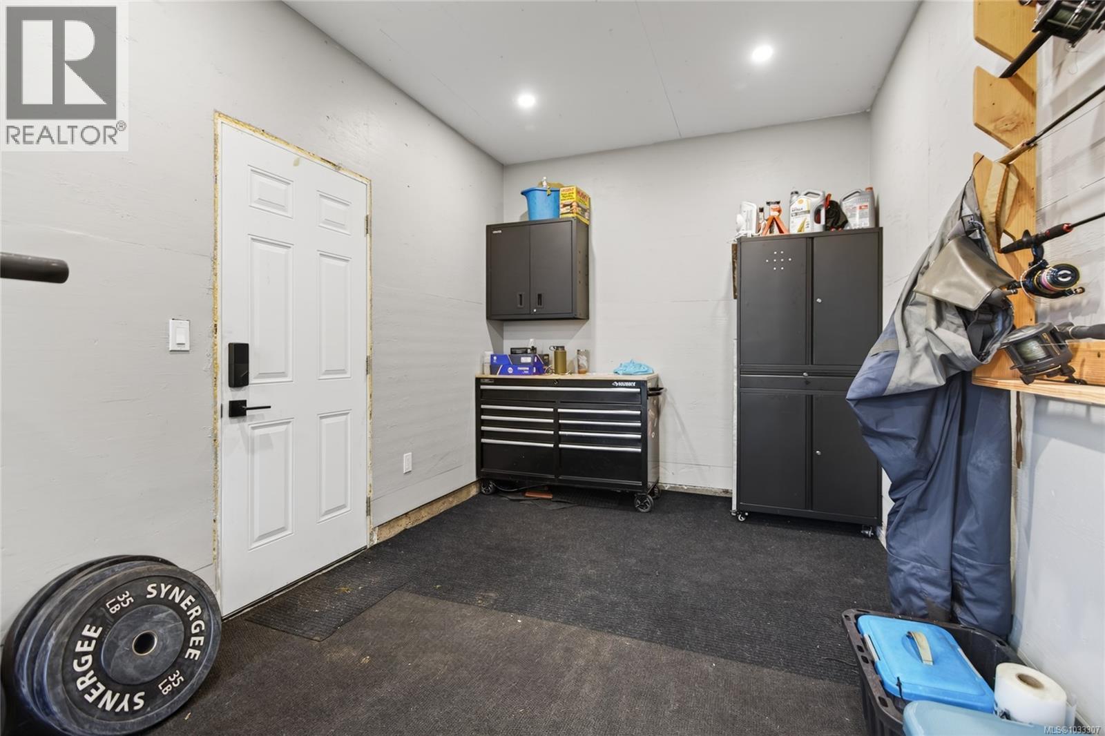 2738 Derwent Ave, Cumberland, British Columbia  V0R 1S0 - Photo 53 - 1033307