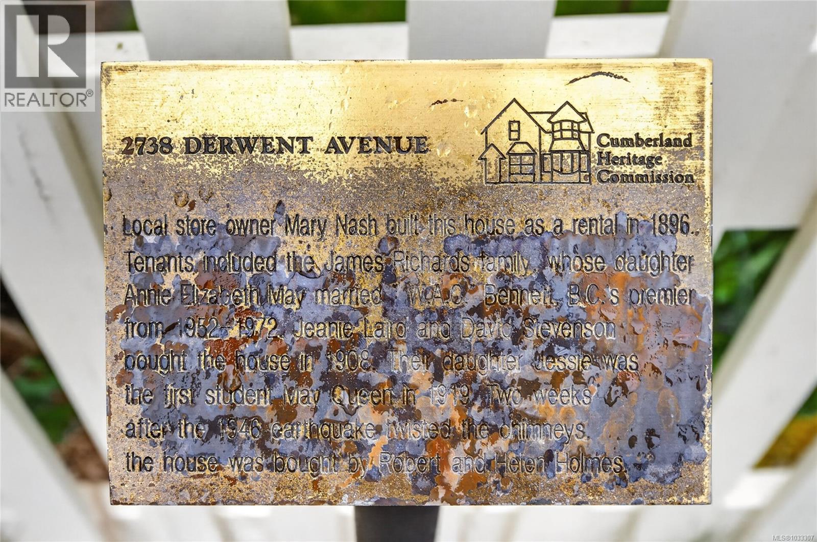 2738 Derwent Ave, Cumberland, British Columbia  V0R 1S0 - Photo 2 - 1033307